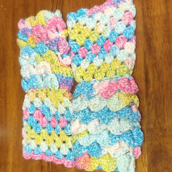 Hand Crafted Luxury Dragon Scale / Mermaid Texting Fingerless Gloves - Picture 5 of 5